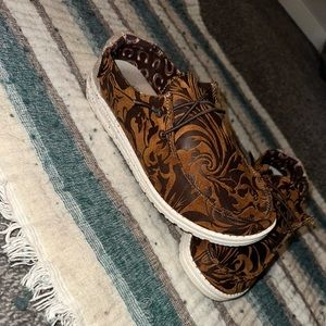 Hey Dude Wendy Ranch Saddle